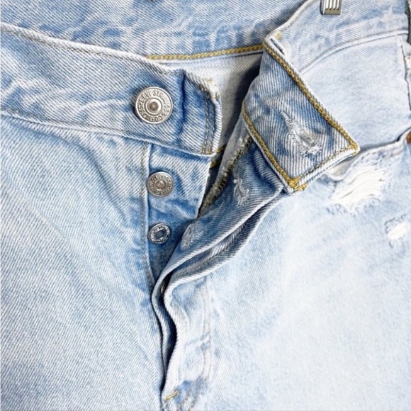 Levi's Denim Jean Shorts with Raw Hem Distressed Light Washed Size 32 - Picture 2 of 5